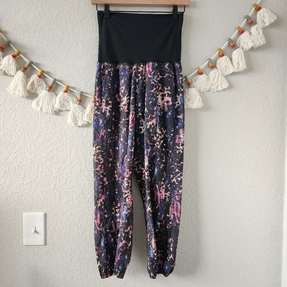 Lululemon Om Pant Swift Ultra Light Freckle Flower 24" Yoga Comfort Breathable 2